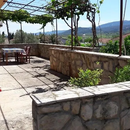 In Hvar With Terrace, Air Conditioning, Wifi, Washing Machine 5028-1 * Stari Grad (Hvar)