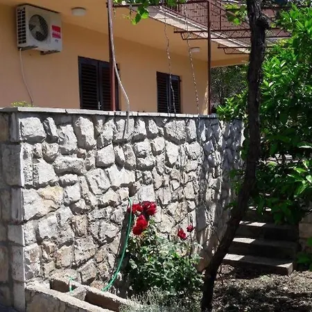 In Hvar With Terrace, Air Conditioning, Wifi, Washing Machine 5028-1 *